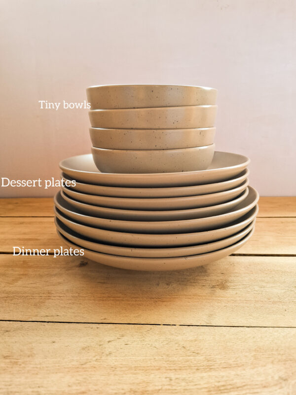 InShot_20250923_210111013 Brown dinnerware set(12 pieces)